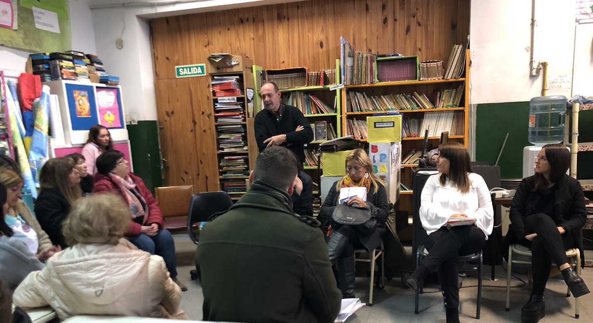 Jxc_hurlingham's tweet photo. Una vez más compartimos el encuentro #abcdocentes en la EP N°9, junto a docentes y directivos de distintas escuelas de #Hurlingham
#equipo @DelfinoLucasOk https://t.co/7vuX3cSg2U
