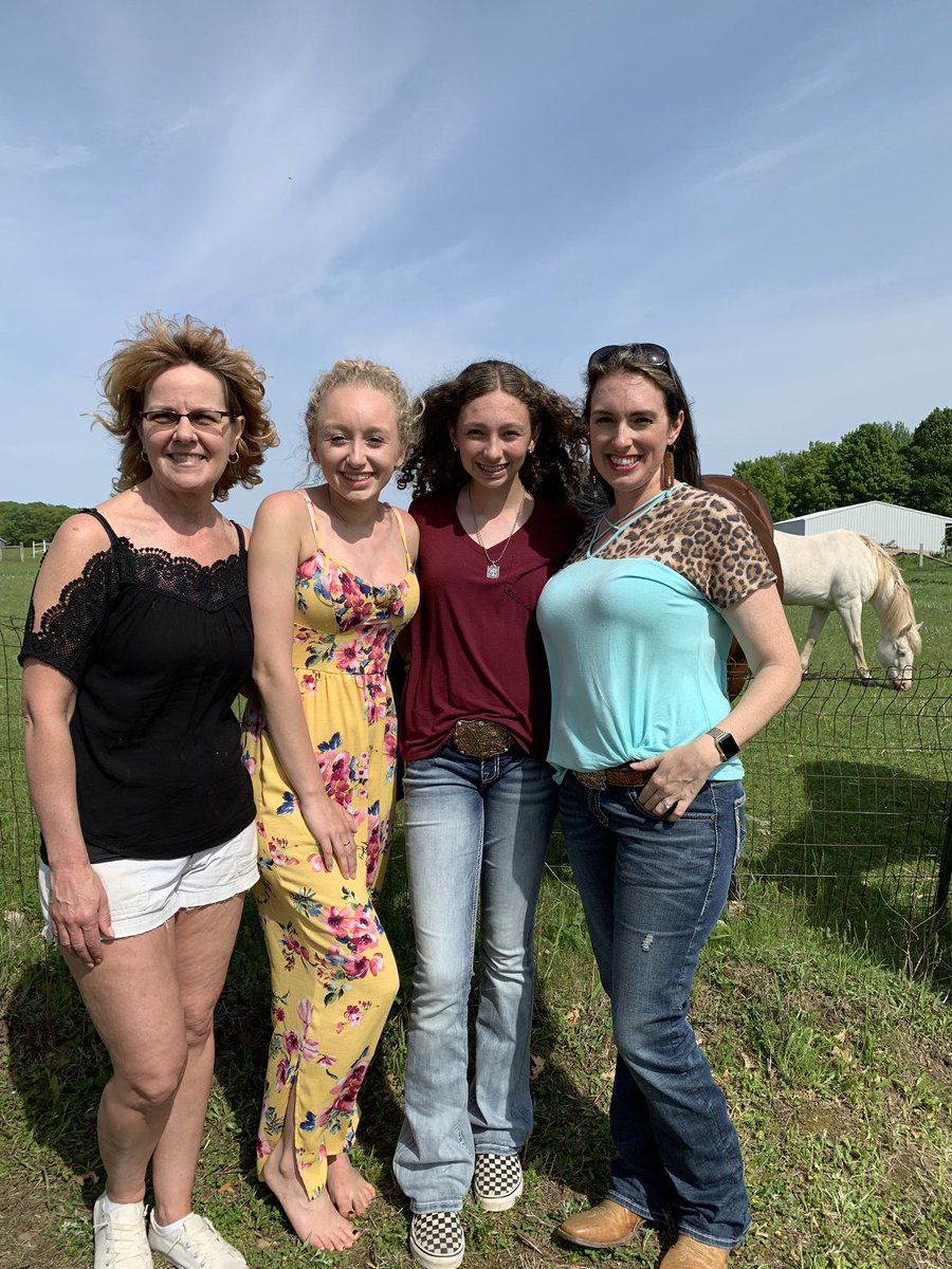 CrystalRaeAz's tweet image. Couldn’t possibly love these 3 any more 🖤 #ClassOf2019