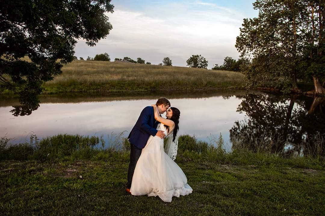 PhotosbyArrow's tweet photo. Beautiful bride. Beautiful love. Beautiful landscape. Beautiful photographs. #beautiful #brideandgroom #arkansasweddings #weddingideas #weddingphotographer #weddingplanning #willowbrookefarms #arkansasweddingphotographer #nwaweddingphotographer #wedding #love #marriage #genuine https://t.co/Y9TS07CihK