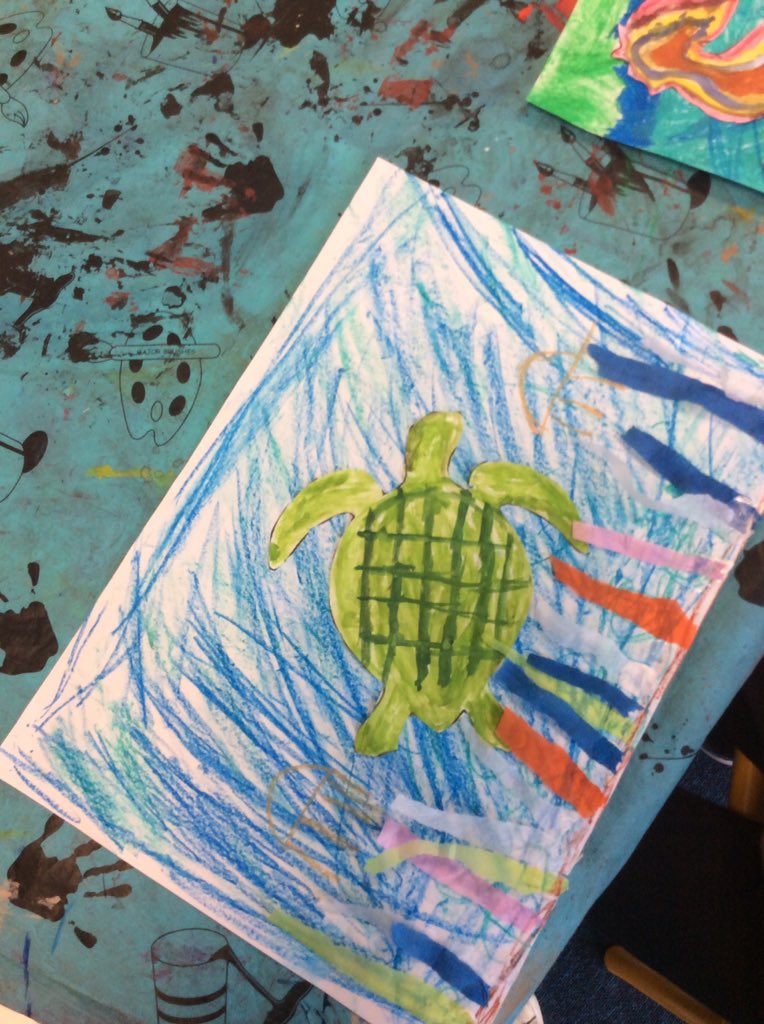 roseahmet2's tweet photo. We love a creative afternoon in Year Two! #deepseadivers #underwaterart @coopnightingale https://t.co/nyiPuPZGar