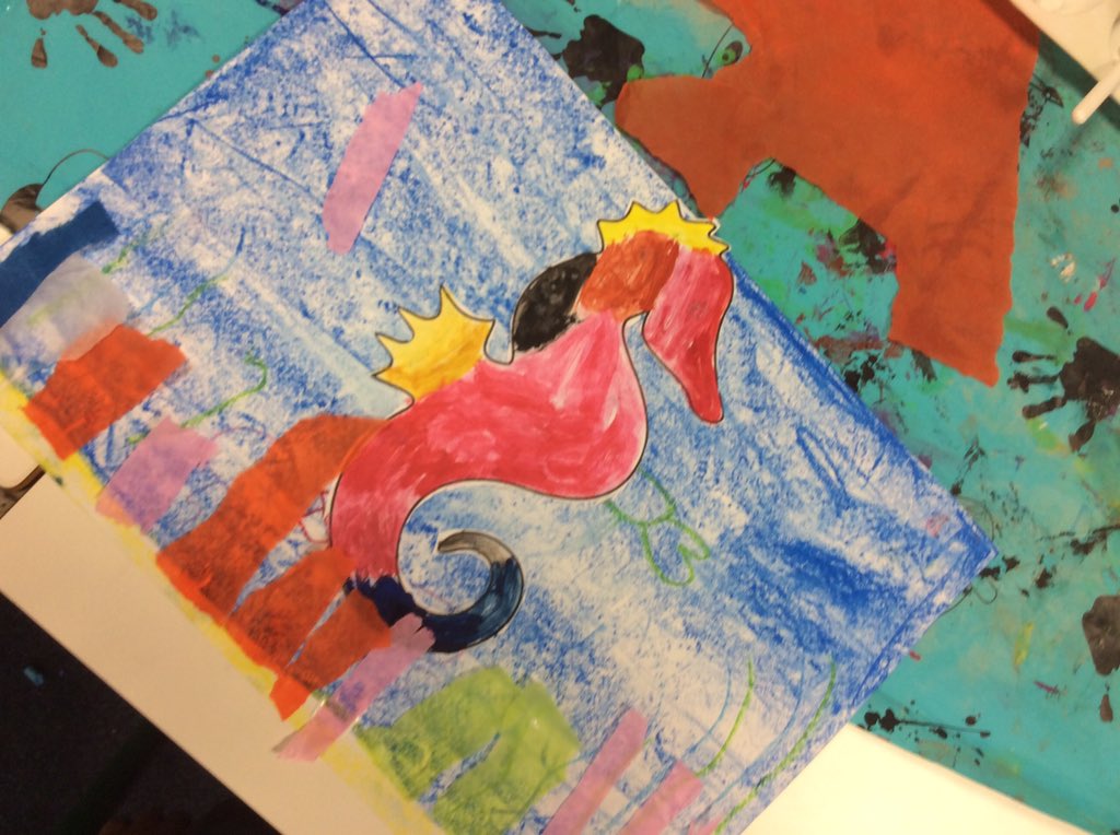 roseahmet2's tweet photo. We love a creative afternoon in Year Two! #deepseadivers #underwaterart @coopnightingale https://t.co/nyiPuPZGar