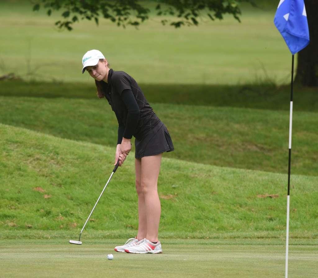 GHS_GoBigRed's tweet photo. Greenwich Girls Golf. Sydney is the CHSCA Player of the Year and FCIAC Player of the Year! Congratulations!!! https://t.co/qRKnt6OCFo