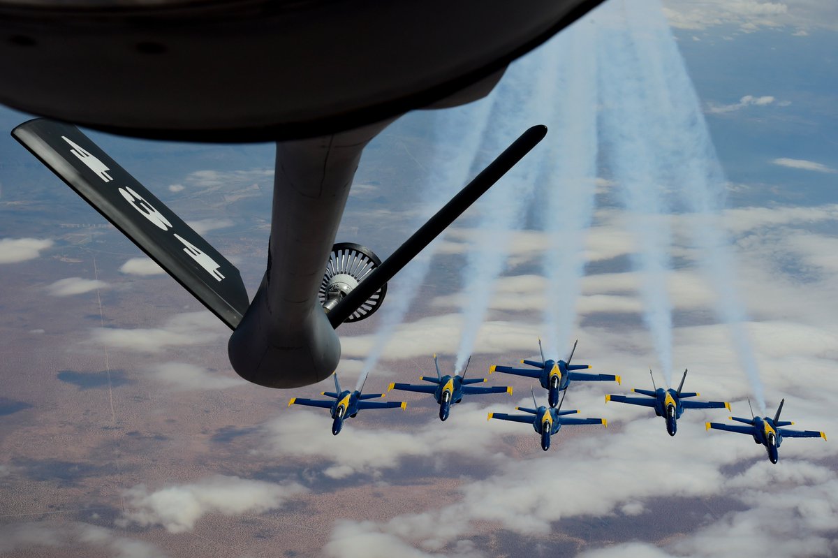 Join_AFReserve's tweet photo. #Job of the Day: 1A0X1 - In-Flight Refueling https://t.co/WHeVeCddaw

The remarkable ability of bombers and jet fighters to be refueled while still in flight depends on the skills of In-flight Refueling personnel, AKA #BoomOperators. #InflightRefueling #refuel https://t.co/nqtgcAAJxQ
