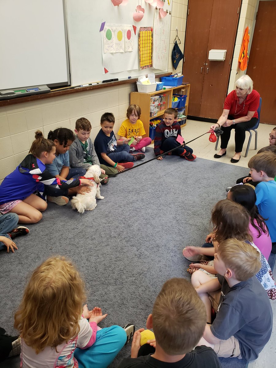 Msmauricesclass's tweet photo. A visit from Mollie the therapy dog today to support our science unit on animals @TecumsehHDSB #tecrocks https://t.co/d24lwfcbY8