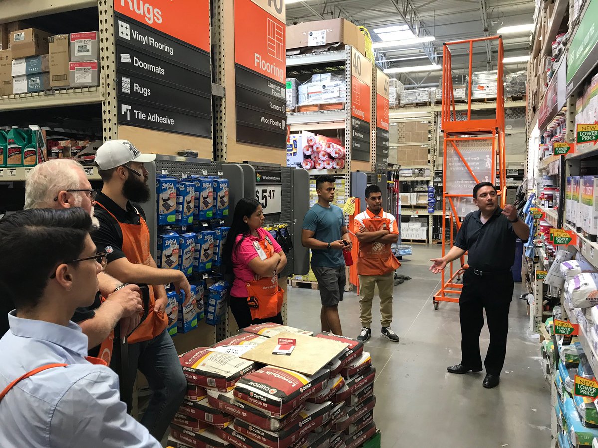 Torrey Chase doesn’t stop learning. Thanks to Abel from Customs. <a href="/Seanmchandler/">Sean Chandler</a> <a href="/BordelonAaron/">Aaron Bordelon</a> @rayhinthd2sixO <a href="/greggortiz6/">gregg ortiz</a> <a href="/Home6828/">Home Depot #6828</a> <a href="/Hope_U_know_/">Hope Faulkner</a>