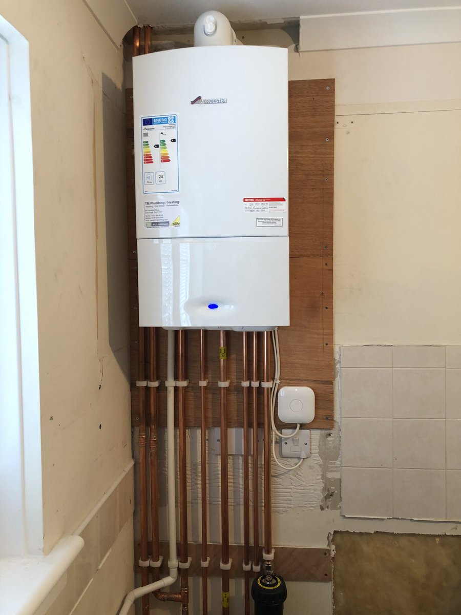 tmplumb's tweet image. Worcester @HeatingYourHome @WorcesterBosch 28cdi compact with Greenstar Filter &amp;amp; Nest 3rd gen. 10yr warranty for complete peace of mind. #benchmarked