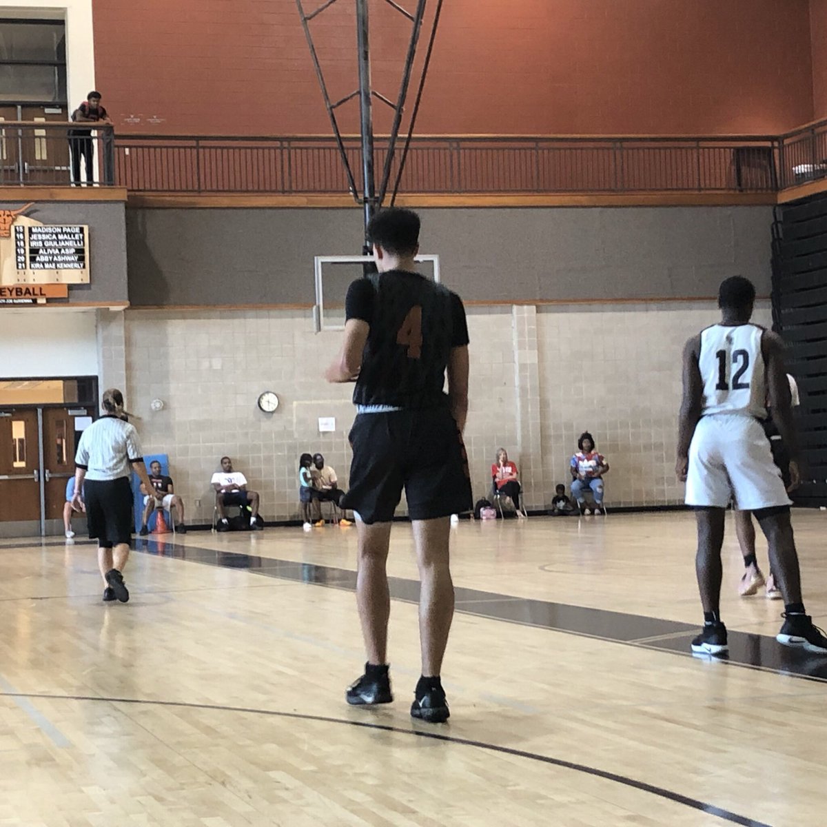 TMarkwith14's tweet photo. Isiah Dubose (13P/2B/3 3’s) and Scoota Henderson (12P/6R/5A/2S) led Kell today in their 56-47 summer league win over Sequoyah. Dubose impressed with his ability to stretch the floor and Henderson had a great 2nd half. They connected on a nice alley-oop to end the game. https://t.co/4EeFYeBtxB