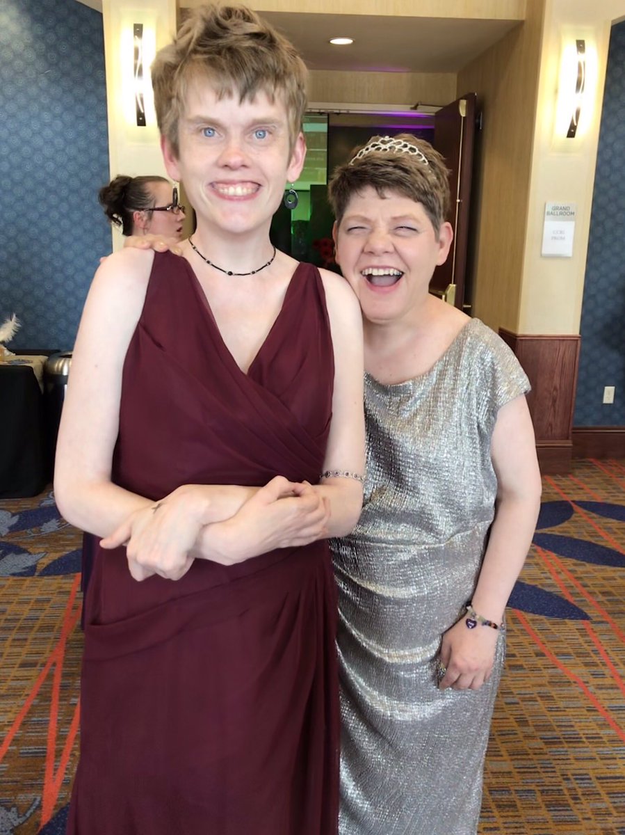 CCRIGrace's tweet photo. A few of my favorite beautiful ladies! 😍💃🏼✨ #TheresNoPlaceLikeCCRI #CCRIProm #ILoveCCRI https://t.co/cS2IrW6ibU