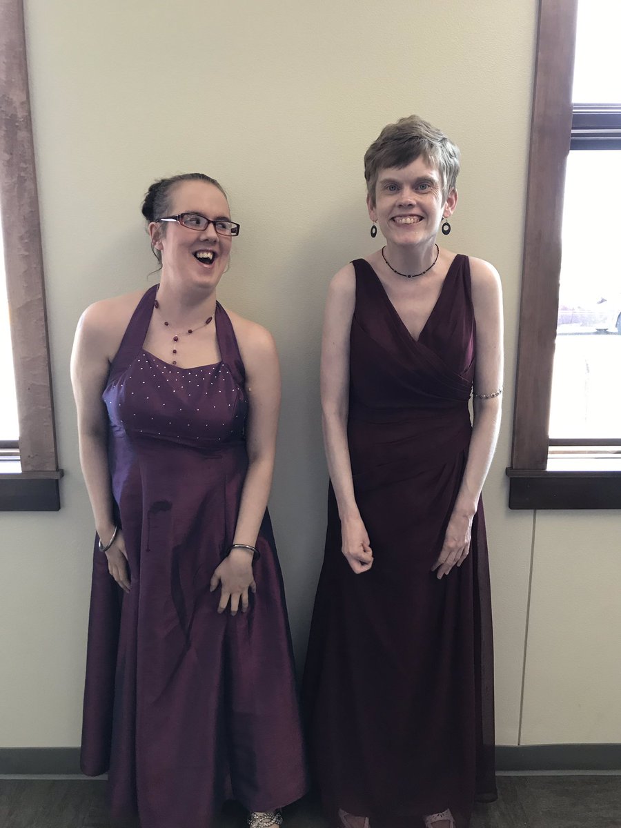 CCRIGrace's tweet photo. A few of my favorite beautiful ladies! 😍💃🏼✨ #TheresNoPlaceLikeCCRI #CCRIProm #ILoveCCRI https://t.co/cS2IrW6ibU