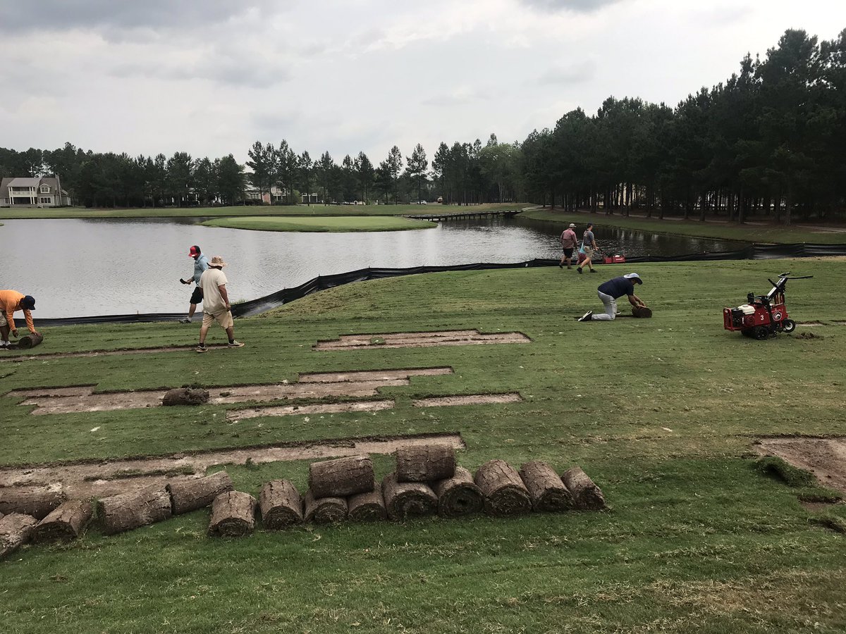 SQCCAgronomy's tweet photo. Our 15th tee project has begun. Please use the temporary tee located behind the 14th green and the 16th championship tees for forward and family tees. https://t.co/7tAI3eG0Yx