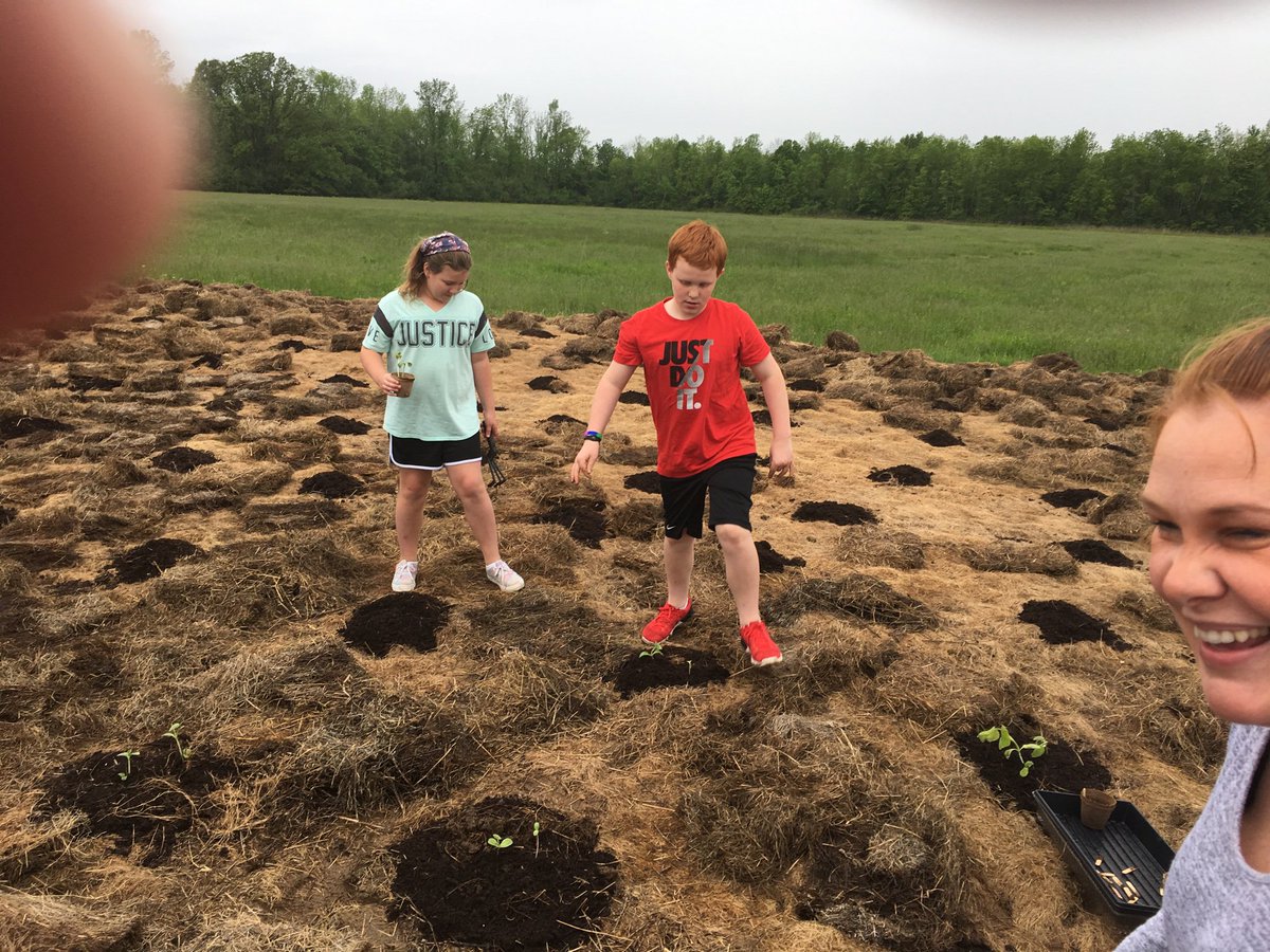MrReagansCSE's tweet image. What do plants need to grow? Rain, perfect timing!  Planting 5th grade’s squash with CCE. #SFCSDPROUD #seedtotable