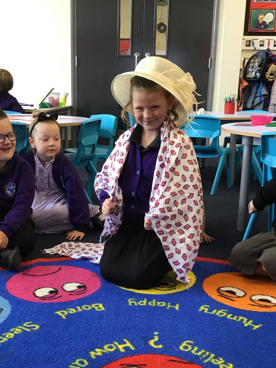 QuayEYFS's tweet image. It’s that time again! The launch of our Talk for Writing book 📚 The Queen’s Hat is revealed and looks to be incredibly exciting. 
Watch this space for lots of Royal information and new vocabulary. School is amazing ⭐️ #weareamused #wearereaders @QuayHead @QuayVP @QSenco