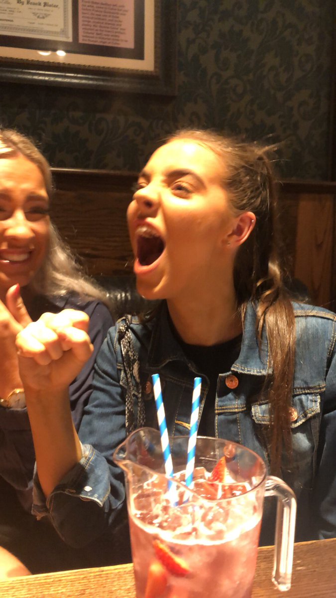 erinoconnorxox's tweet photo. actual moods after analysing 6 texts in 1 hour, with one kid giving instructions on how to make a fucking ‘salad wich’ #englishlanguagealevel #edexcelenglishlang #childlanguage https://t.co/wTGH1j98Kc
