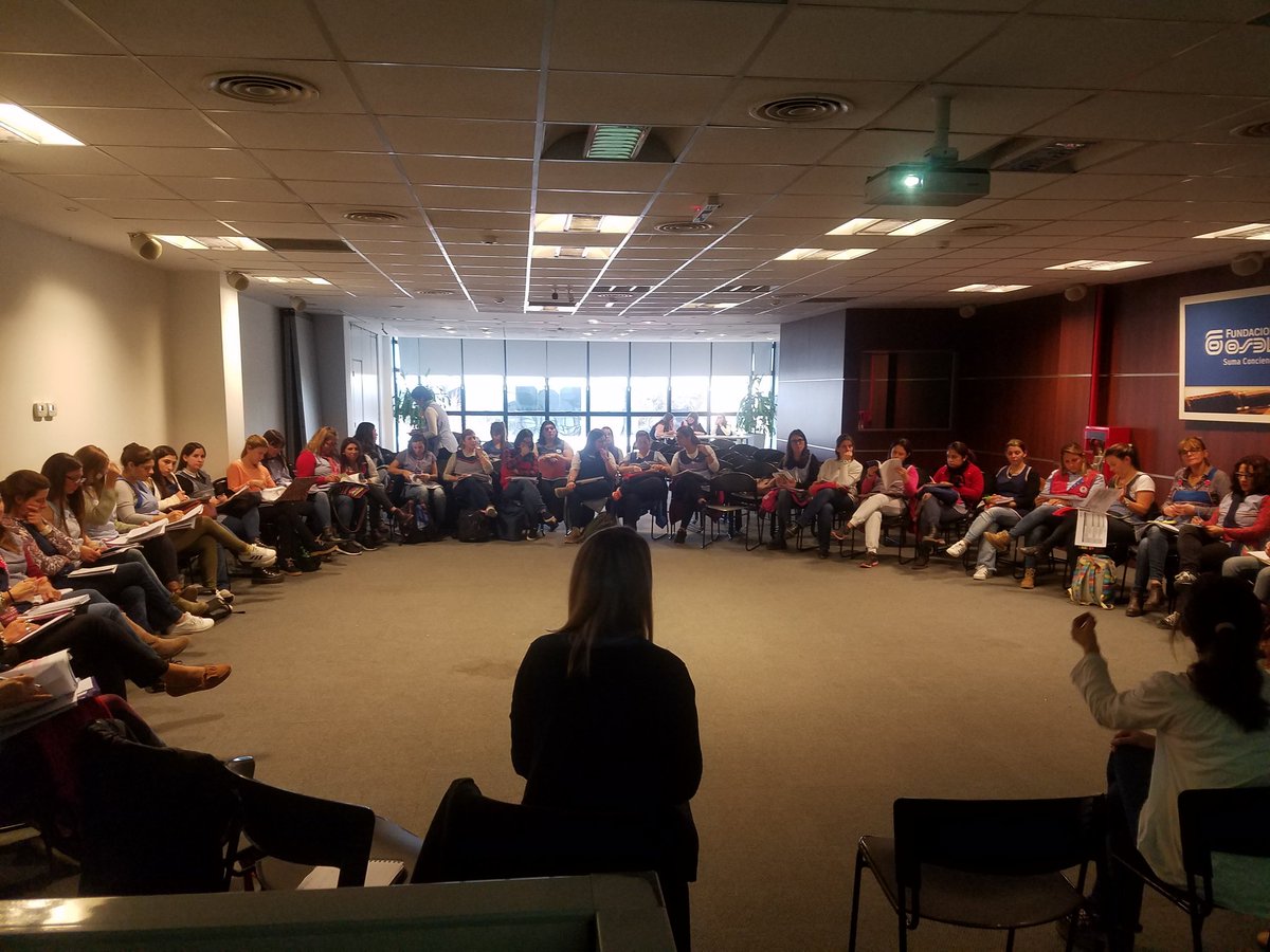 silandeluca's tweet photo. Estuvimos en Región 11,, compartiendo encuentro de intercambio, con docentes de los Distritos de Escobar, Campana y Zárate, sobre implementación del Diseño Curricular del Nivel Inicial. https://t.co/K390O36HDo