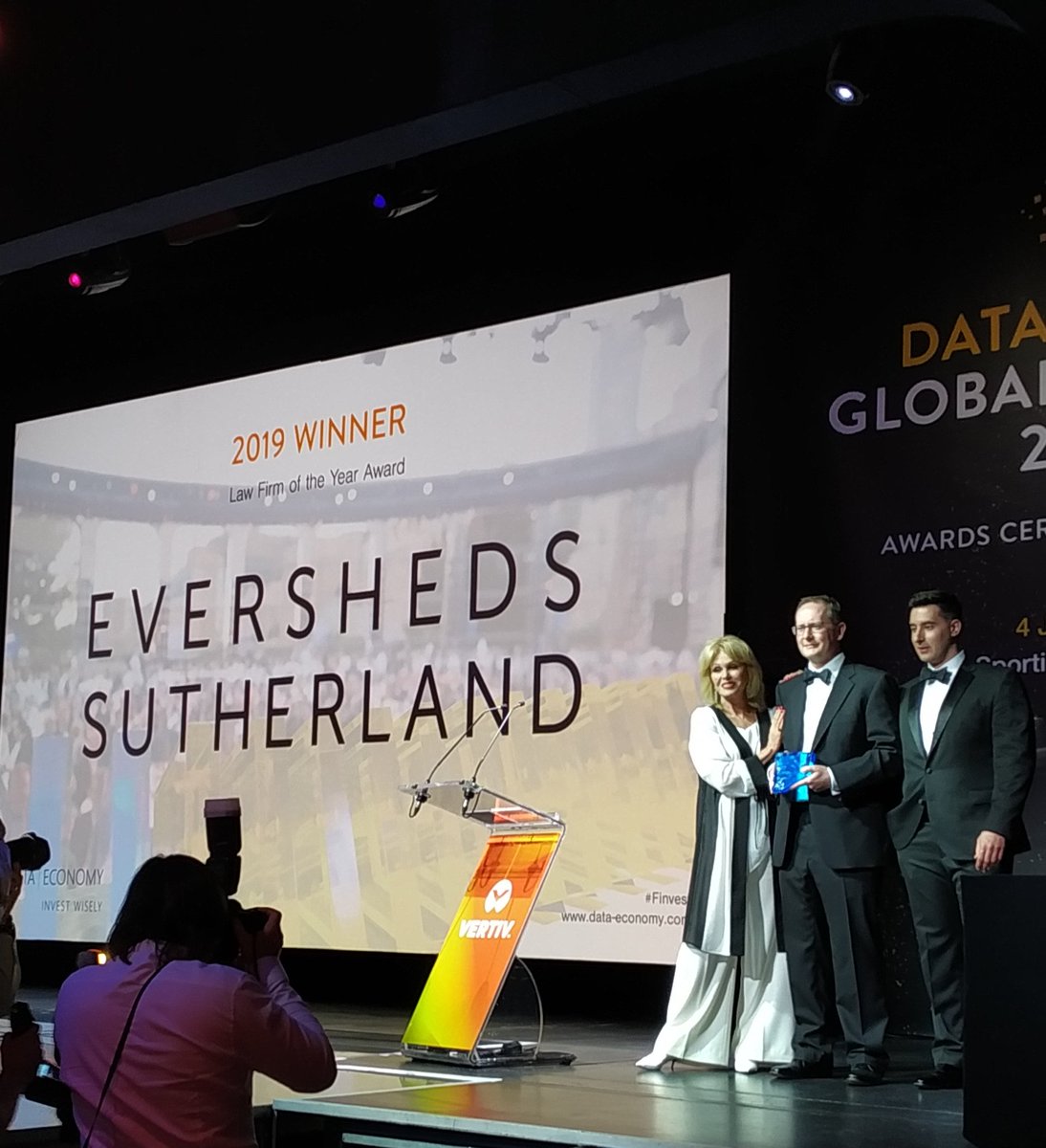 datacloudAwards's tweet image. The first @dataeconomy award of the evening for Law Firm of the Year Award goes to @Esgloballaw. Well done #DatacloudAwards