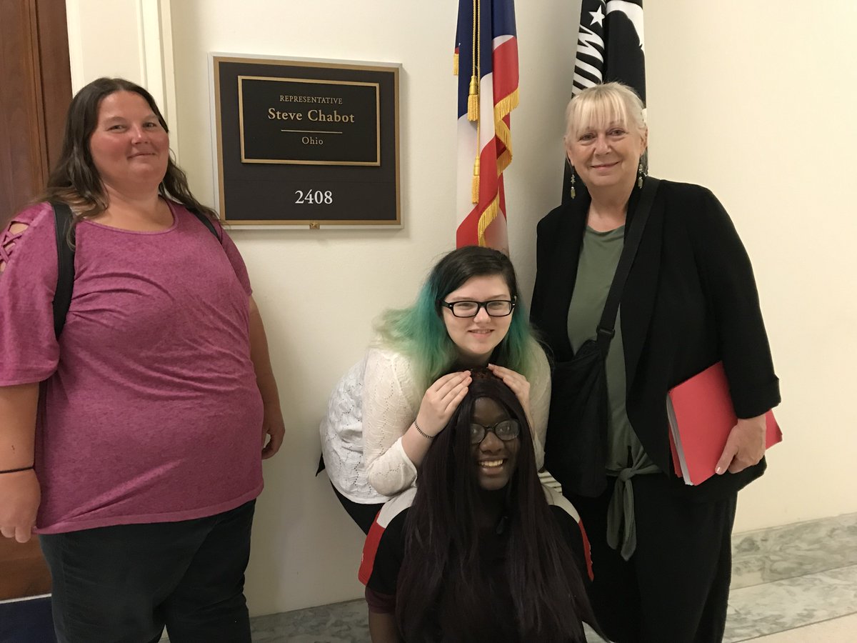 Great day on #CapitolHill with #Cincinnati #Fundred artists. Thank you Sam and the office of @senrobportman!