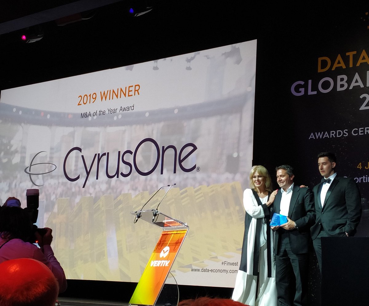 datacloudAwards's tweet image. M&amp;amp;A of the Year Award is to @Cyrusone at the 2019 #DatacloudAwards. Amazing win #2019Winner