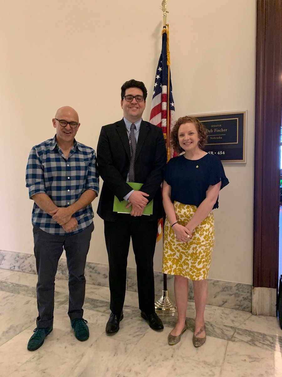 #Fundred artists from #Omaha talk #leadsafehousingforkids with the office of @senatorfischer @OHKA #endleadpoisoning