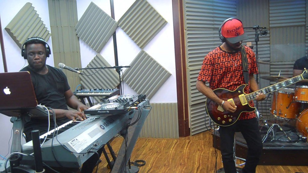 Fiokee Affirms His Love For “DUMEBI “ in the LIVE Version With Alternate Sound temydee.com/2019/06/fiokee…