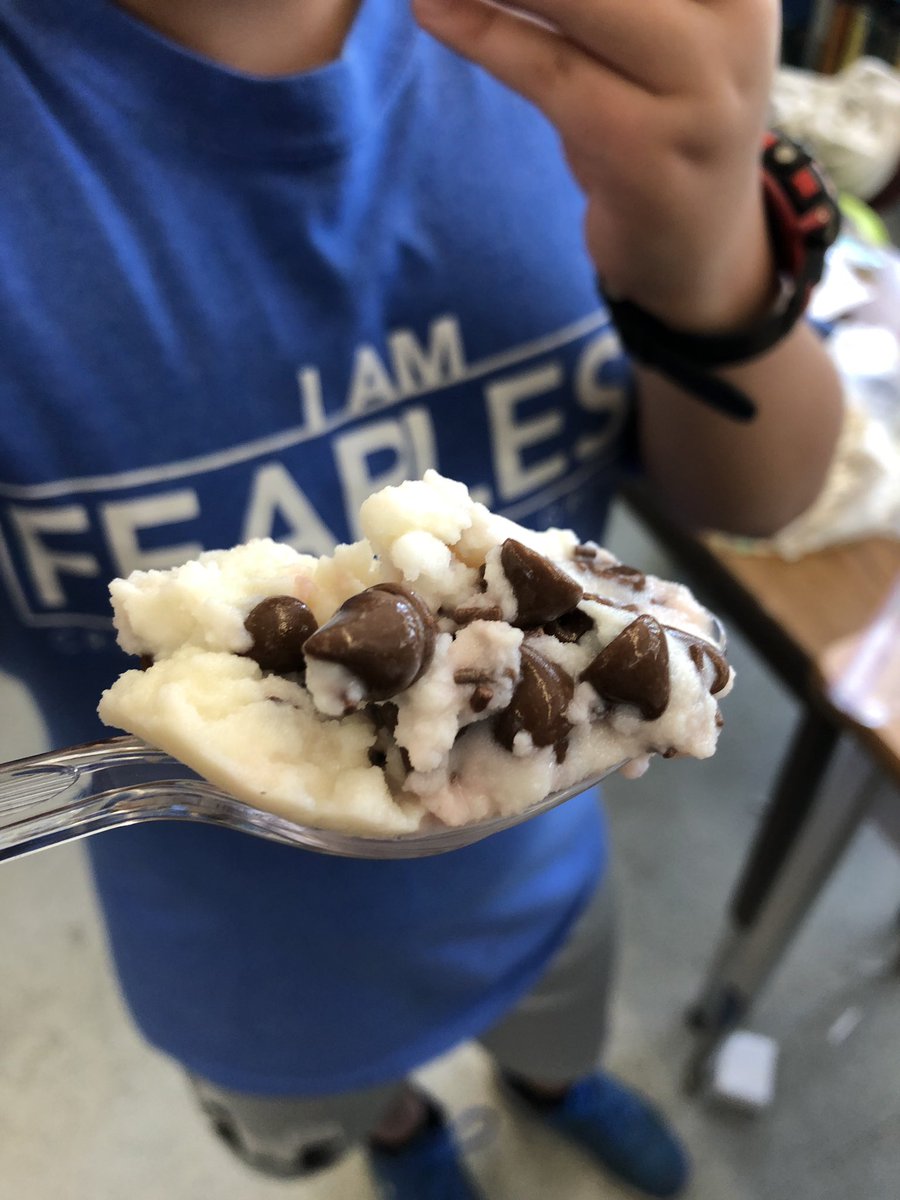 JaRicktopia's tweet photo. Wrapping up chemistry today with ice cream in a bag! Best experiment ever. There is still time to try it! @jillianmlewis @pdubinsky @AndersonTanis @DarleneAllanson @jenadelvecchio #burnabyschools https://t.co/9qI4SgeXso