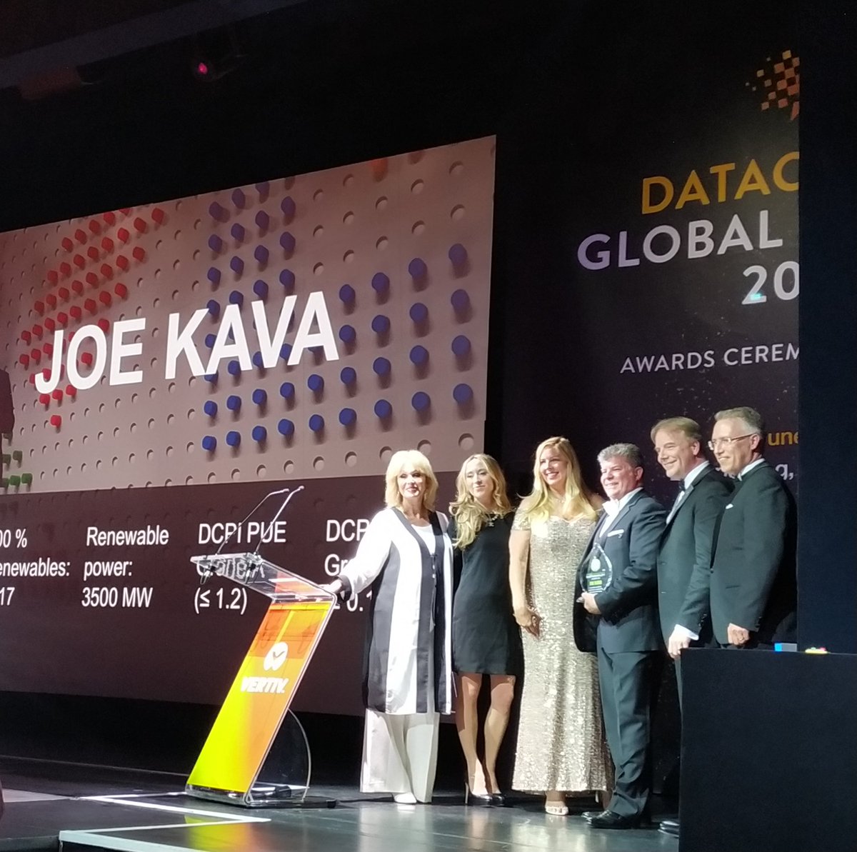 datacloudAwards's tweet image. And the last award of the evening for the iMasons Sustainability Champion Award goes to Joe Kava @google! Congratulations!