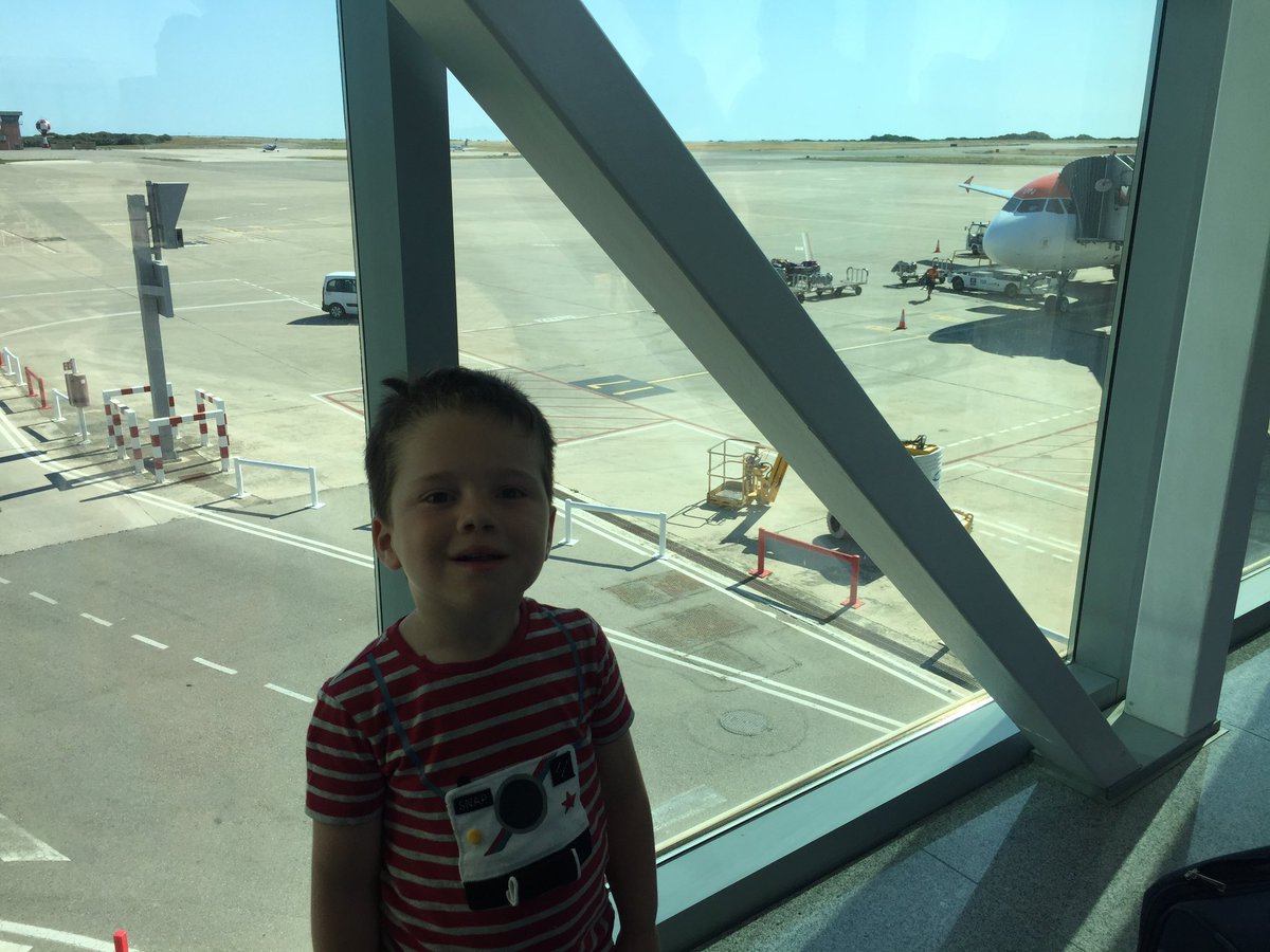 LCardiff1982's tweet photo. @canadahilloak #EverydayHeroes #MenorcaLife James enjoyed spotting people who help us in Menorca. Lifeguards,postmen,hotel staff and all the people working at the airport! 👦🏻☀️⛵️ https://t.co/WsAXo2DteN