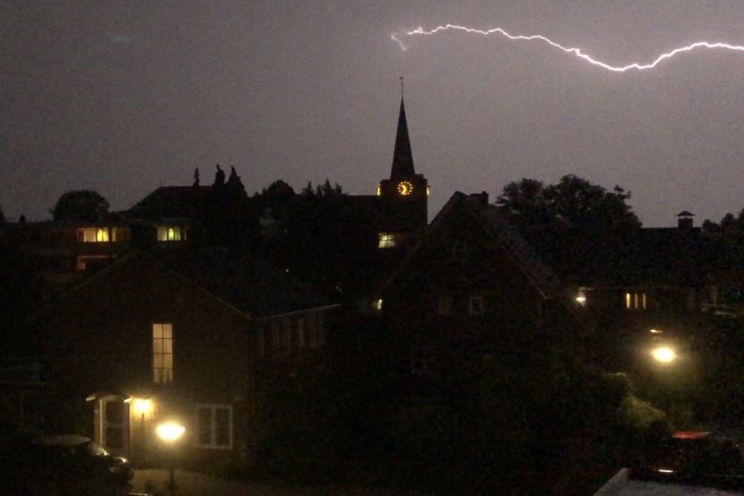 edg88's tweet photo. De bliksem heeft het op het haantje van Bunnik gemund #onweer https://t.co/HgElBVHpxy