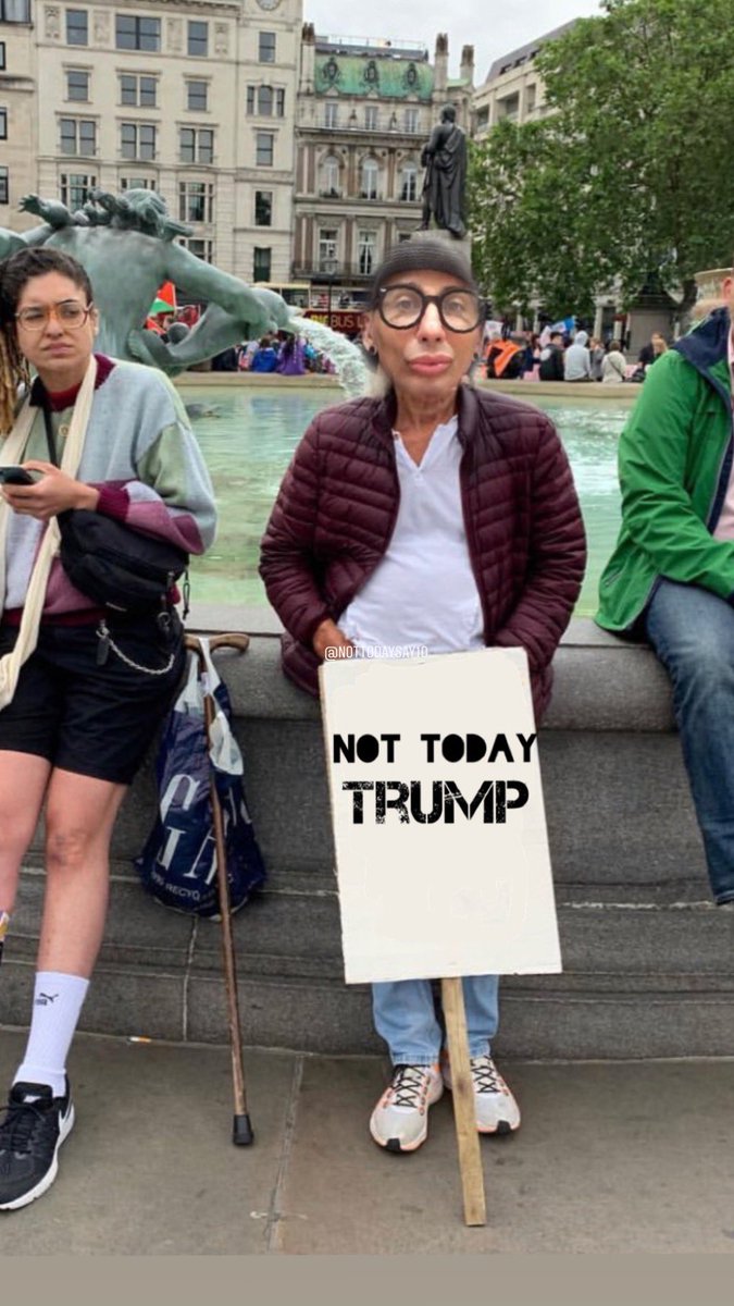 j0annamarie_'s tweet photo. @TheBiancaDelRio spotted in Trafalgar Square on a lunch break! #nottodaytrump https://t.co/LmragLXKvm