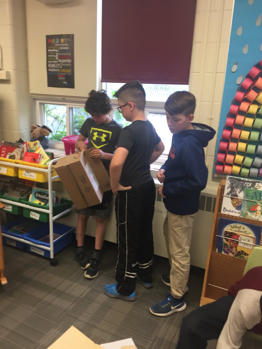 mccutcheok_LDSB's tweet image. And the building has begun!! #makerspace #solveaproblem. @selbyschool