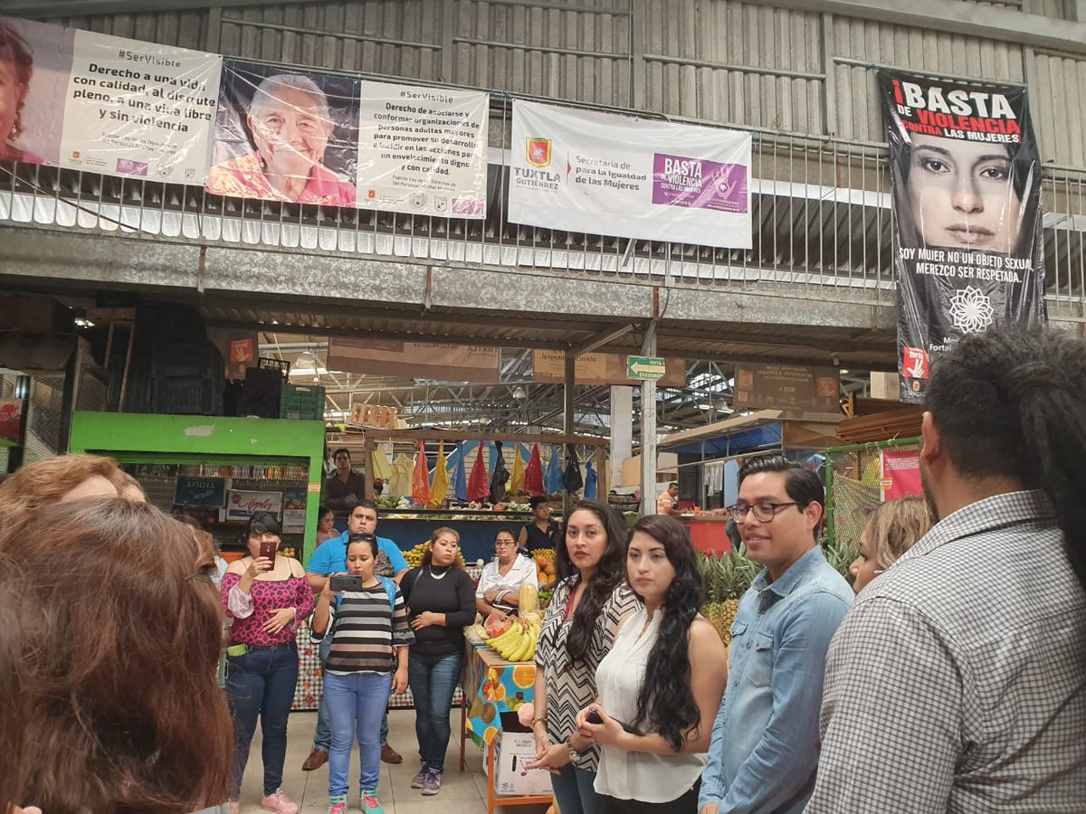 TuxtlaMujer's tweet photo. Inauguramos la exposición fotográfica #SerVisible en el Mercado "Cinco de Mayo". Esta exposición, en el marco del Día Mundial de la Toma de Conciencia del Abuso y Maltrato en la Vejez, estará hasta el mes de agosto cuyo objetivo es visibilizar los derechos de las adultas mayores https://t.co/I1EAomHlkR