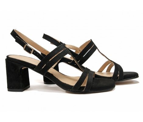 NuriaCobo1's tweet photo. Cintas! #Sandaliascómodas con tacón para diario. 
Tienda online: https://t.co/eVdtZE7dwJ 
#NuriaCobo #NuriaCoboZapatos #sandaliasdepiel #tacónancho #zapatoscómodos #zapatosdepiel #sandals #leathersandals #lovesandals https://t.co/UtpCvOgn7L