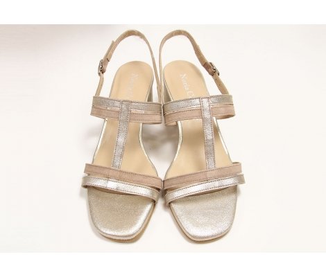 NuriaCobo1's tweet photo. Cintas! #Sandaliascómodas con tacón para diario. 
Tienda online: https://t.co/eVdtZE7dwJ 
#NuriaCobo #NuriaCoboZapatos #sandaliasdepiel #tacónancho #zapatoscómodos #zapatosdepiel #sandals #leathersandals #lovesandals https://t.co/UtpCvOgn7L