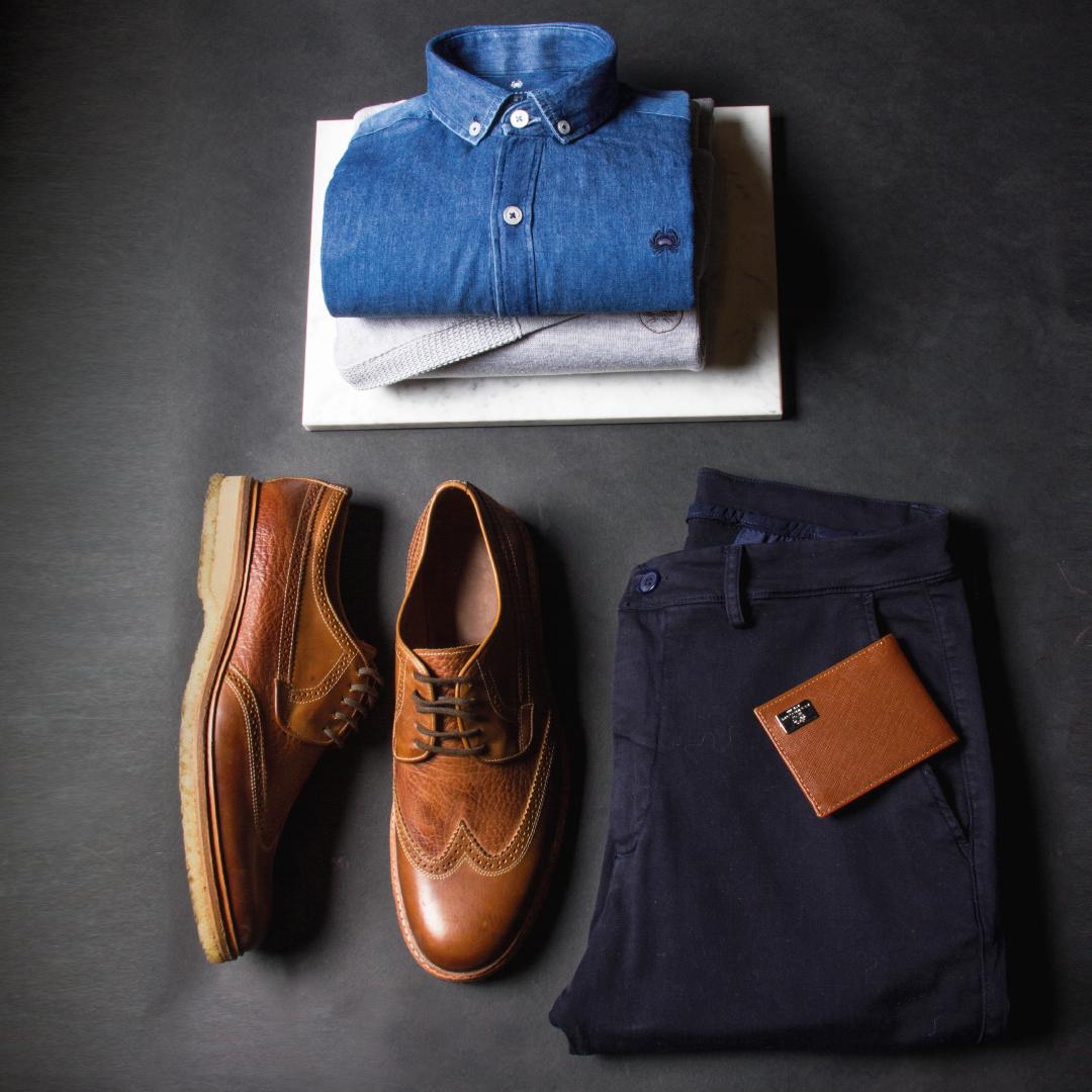 Un PAPÁ DEL CORAZÓN brinda apoyo, dedicación y amor infinito. OUR PICK FOR HIM: Billetera Clásica Frankate + Zapatos Creppe Luxemburgo + Camisa Bosnia Denim