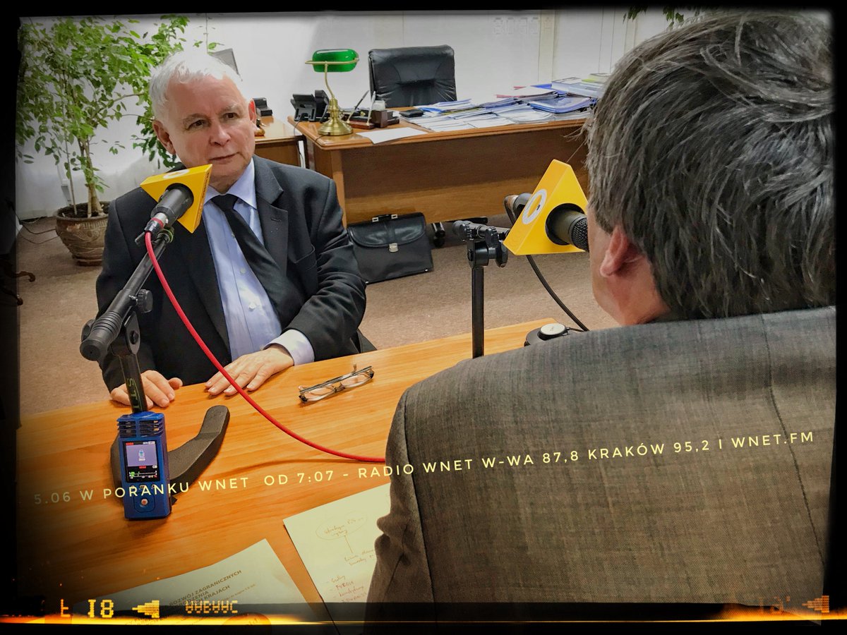 lehorhe's tweet photo. 5.06 w Poranku WNET: JAROSŁAW KACZYŃSKI! @skowronskiwnet przeprowadził dla @RadioWNET wywiad z J. Kaczyńskim - o planach i radości z wygranej, budowaniu sojuszy w PE, nowym programie wyborczym i funkcjonowaniu @PrezydentRP w Magdalence. #mruczeniekota https://t.co/L85ablwvvv