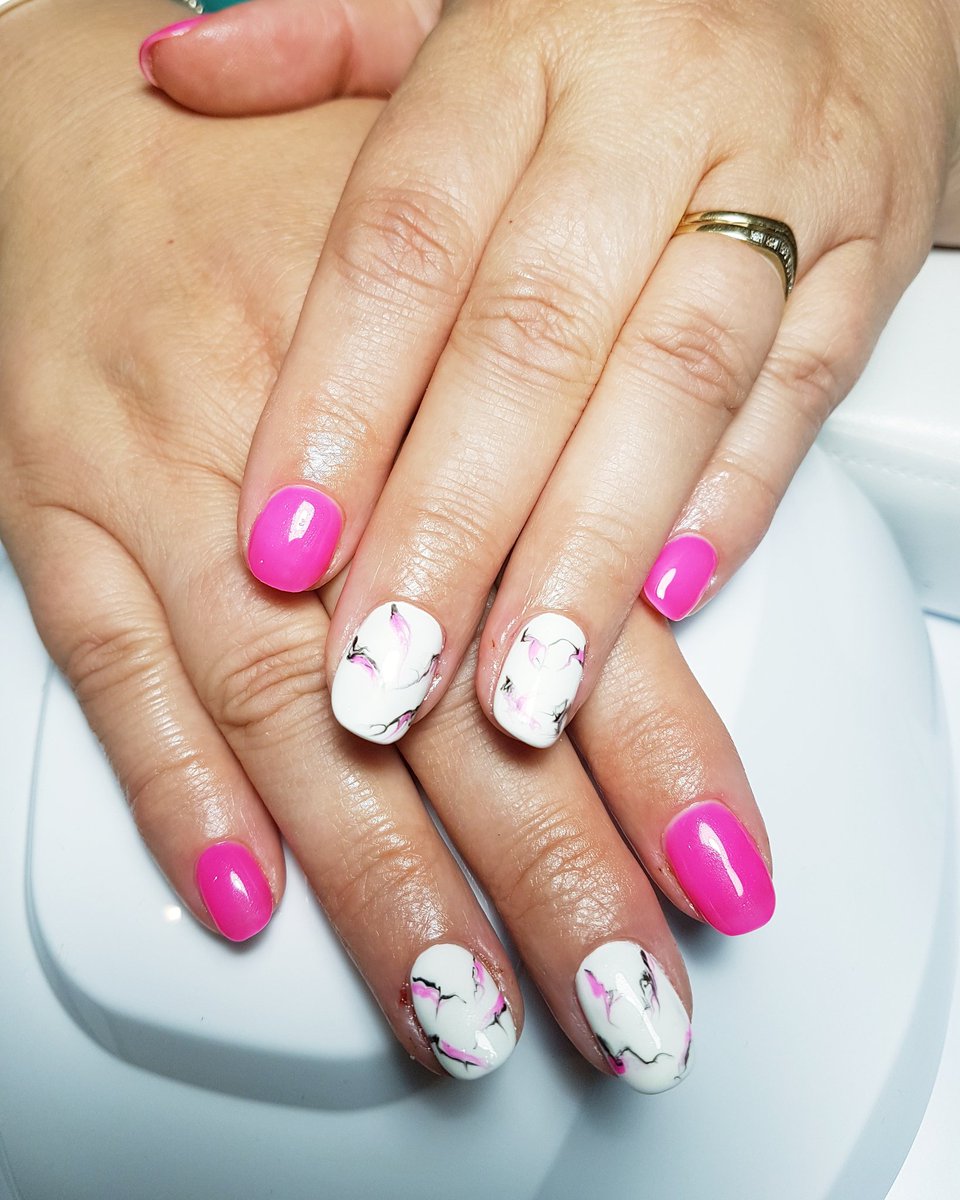 jenyassecrets's tweet photo. 💅 #Manicure aftercare:
👉Avoid Hand Sanitizer
👉Avoid harsh soaps
👉Apply #CuticleOil Daily
👉Stay Away From Hot Water
👉Use gloves for chores
👉Treat your #nails like jewels, not tools!
👉Don't bite, pick or cut
👉maintenance at 3 weeks
#BerkshireNetwork #BerkshireBusiness https://t.co/wIkgvkE5gz