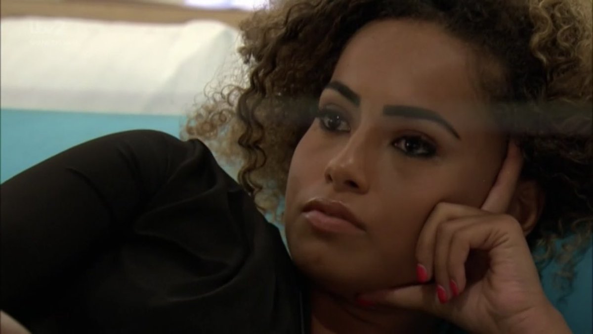jxsslufc's tweet photo. Owhat a surprise Ambers jelous of lucie so she’s already starting drama #twofaced #loveisland https://t.co/T61i0QzLjZ