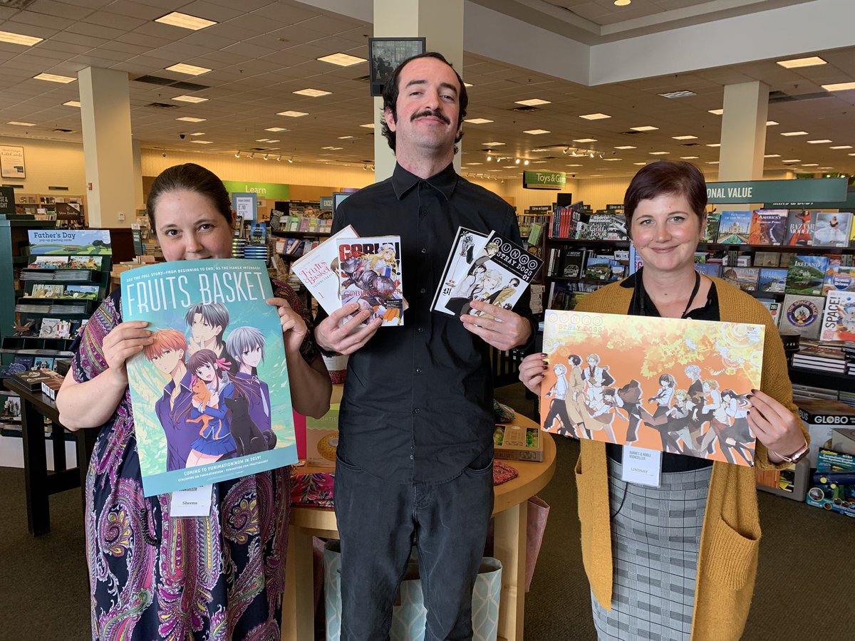 Barnes Noble Meet Your Anime Manga Celebration Hosts Showing Off The Yenpress Manga Which Are Buy 3 Get 1 Free Starting Today You Also Get One Of These