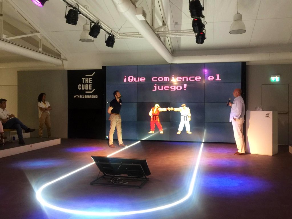 AXAopensurance's tweet photo. Muy recomendable la #experiencia vivida en los #OpenInnovationGames de #EnelInnovationHubs en el que se han intercambiado los roles y las #corporates hemos tenido que improvisar el #pitch ante #startups y #emprendedores ...  por más ediciones como esta!!  👏 👍

#ReversePitching https://t.co/OeR3kHn7F7