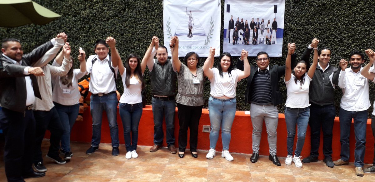 RedJPTol's tweet photo. Gracias a  los estudiantes y autoridades de la  Universidad Isima por la invitación al ejercicio electoral que están realizando, los alumnos.
#UnNuevoComienzo 
#SomosJPToluca
#DejandoHuella
@AlejandraDMV @NachoBeltranG 
@JP_Edomex @CENJP @karyalk https://t.co/hW7PoP52R9
