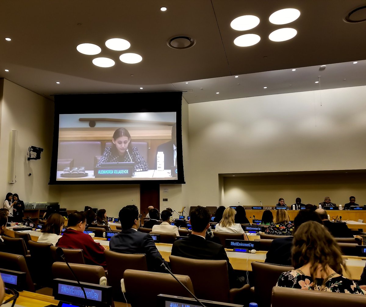AlexandriaV2005's tweet image. Today I was honored to speak at the @UNEnvironment #WorldEnvironmentDay with @cyrillgutsch and @UNECOSOC. 93% of the world's children live in toxic air and 600k children die every year from #AirPollution. Every child has a right to clean air! #BeatAirPollution @UNHumanRights
