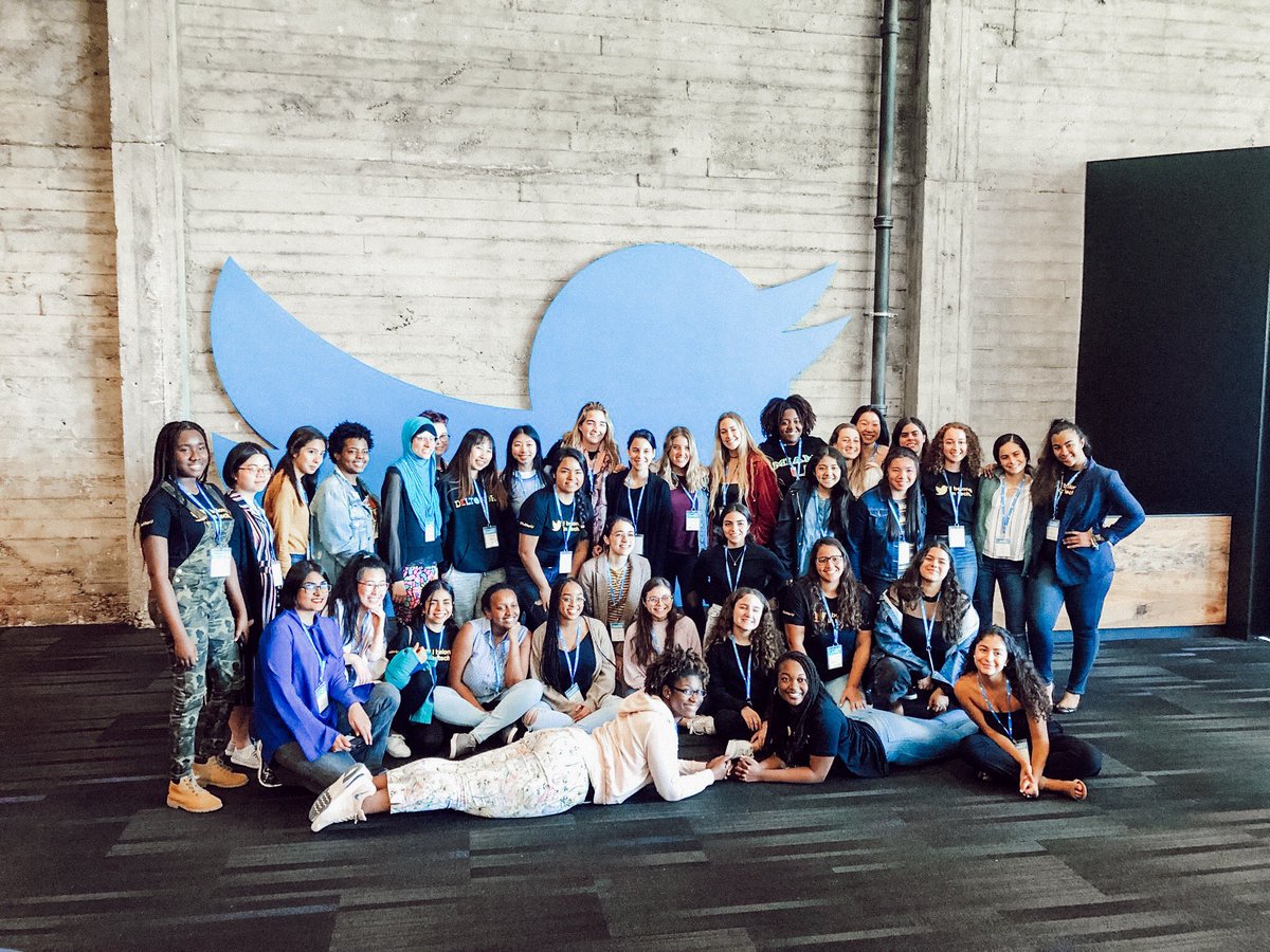 carooobregon's tweet photo. twitter member since 2009, #developHER19 in 2019, hopefully intern in 2020 π€πΌ@TwitterU @terns https://t.co/6UzAtLh170