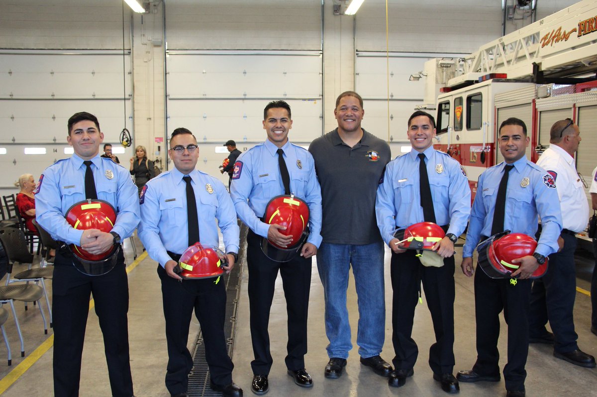 IAFF_L51's tweet image. Luis Flores-Ortega, Jose Granados, Oscar Vargas, Alejandro Fierro, Julio Flores -Gomez completed their probationary period. #Local51 Board congratulates our new B Shift members at their Red helmet Ceremony.
#goodbyeyellowhelmets