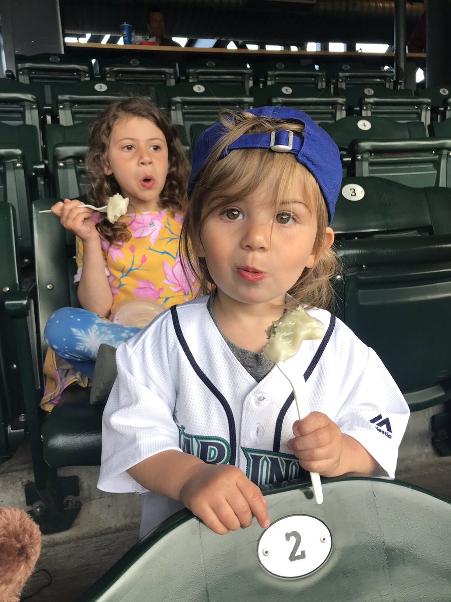 seabecs's tweet photo. Doing TMobile Park right... yummy wantons! Go Mariners! #GoMariners #TrueToTheBlue #whereiroot https://t.co/wTDCXsoZ6m