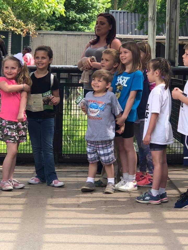 TeachyThomas's tweet photo. First grade zoo fun @SyringDragons @swartz_creek https://t.co/m2aMIlnYUP