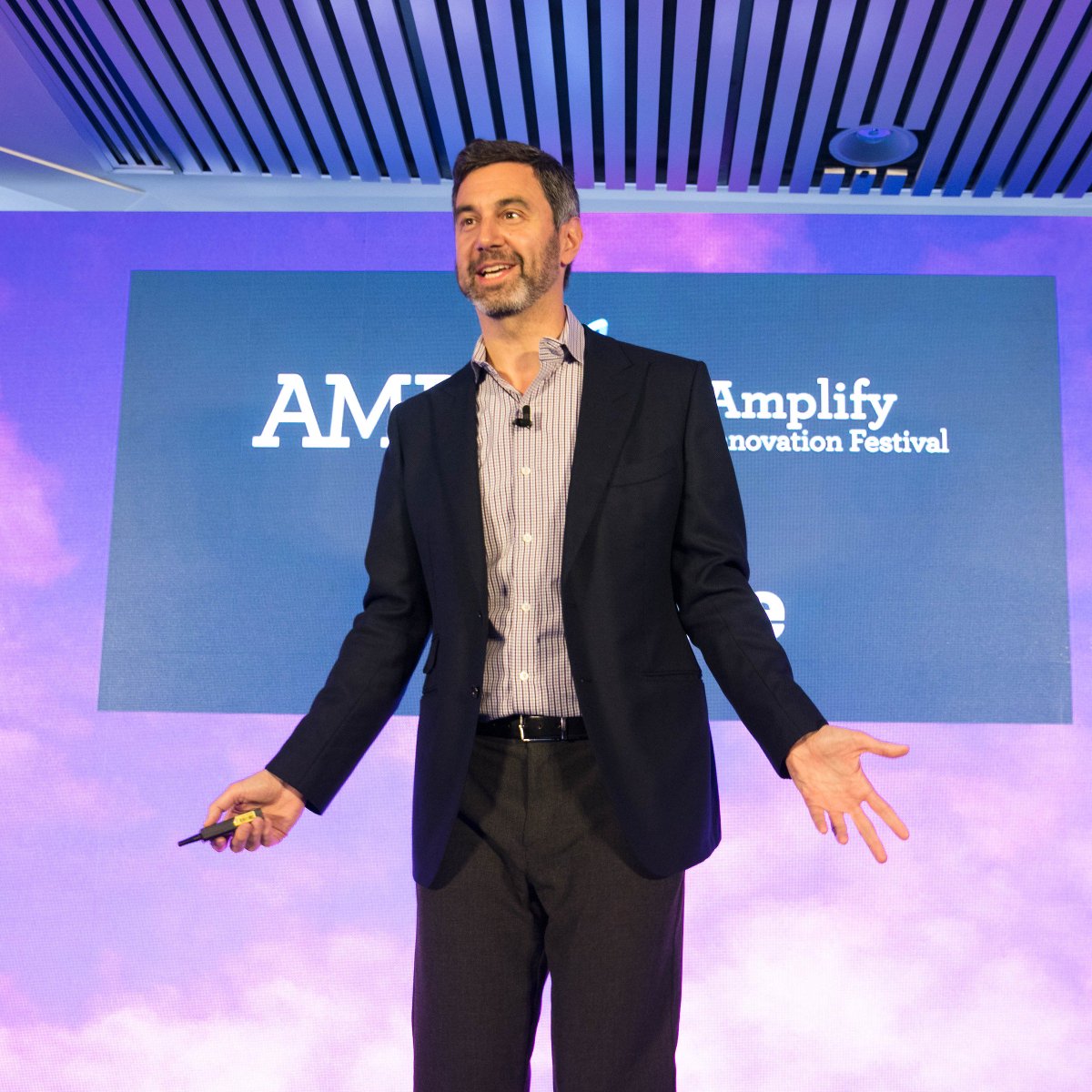 "Our real limitations are not in what we do but how we think" <a href="/MarkBonchek/">Mark Bonchek</a> explored why an exponential mindset is intrinsic to success at #AMPAmplify2019 in partnership with <a href="/Accenture/">Accenture</a>