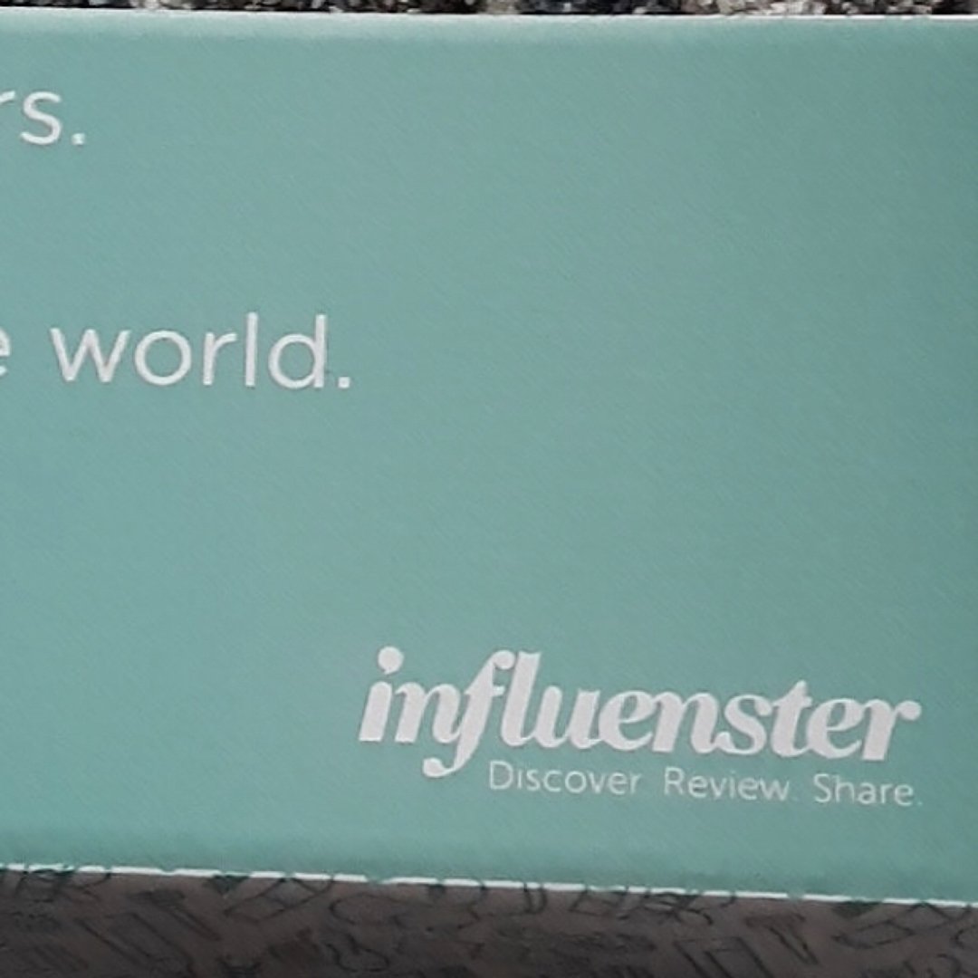 Adriennedare's tweet photo. @Influenster #SpringEssentialsVoxBox #complimentary @Pantene #TargetBeautyRescueShot #AvailableAtTarget, @BurtsBees #BurtsBeesToothpasteAtTarget, @Krusteaz #FueledByKrusteaz, @SheaMoisture #SheaRaisesTheBar #AfricanBlackSoap and @Triscuit #WhatIsAWheatberry https://t.co/J11KE5h3G2