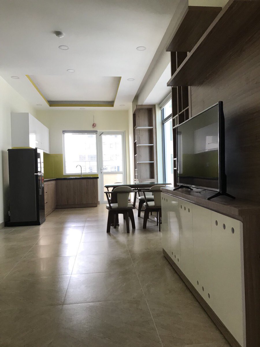 Cần bán Căn góc view đẹp hướng xéo biển TP Nha Trang giá rẻ.
Vị trí địa lý : Nhìn ra biển nha trang , cách tháp bà Ponagar (2km) , I resot 2,5km , bệnh viên 2km , đại học Nha Trang 3p đi bộ .
Thiết kế hiện đại , sang trọng như trong hình ảnh . 
LH : 0919293555