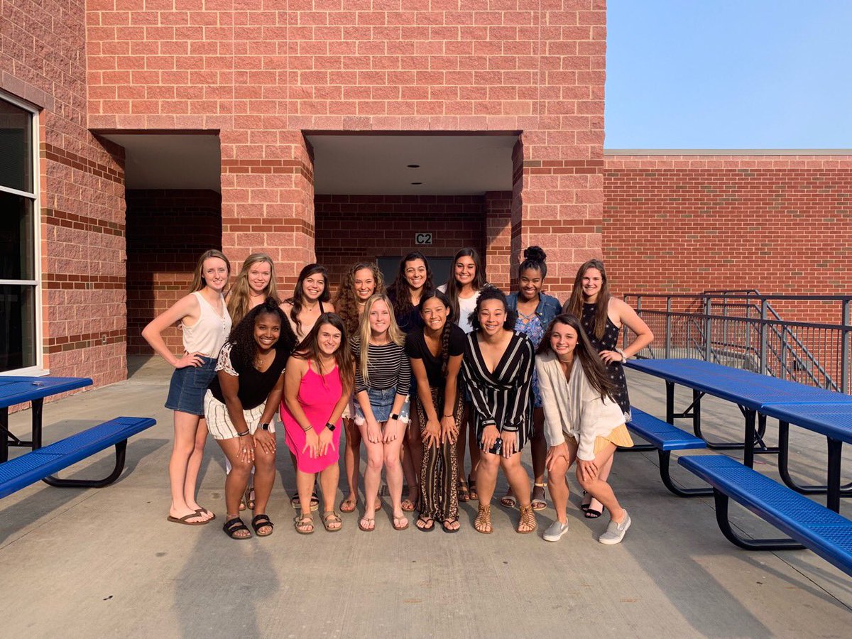 Was a great day to celebrate both teams! 💙🥎💙 Congratulations to everyone but especially our 7 seniors on a great career! Wishing you all the best of luck in all you do. Go Huskies!