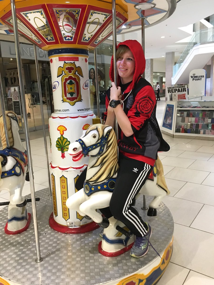 DennisCat's tweet photo. Trip to the mall with my best SF bud! https://t.co/G4gVCFeNBT