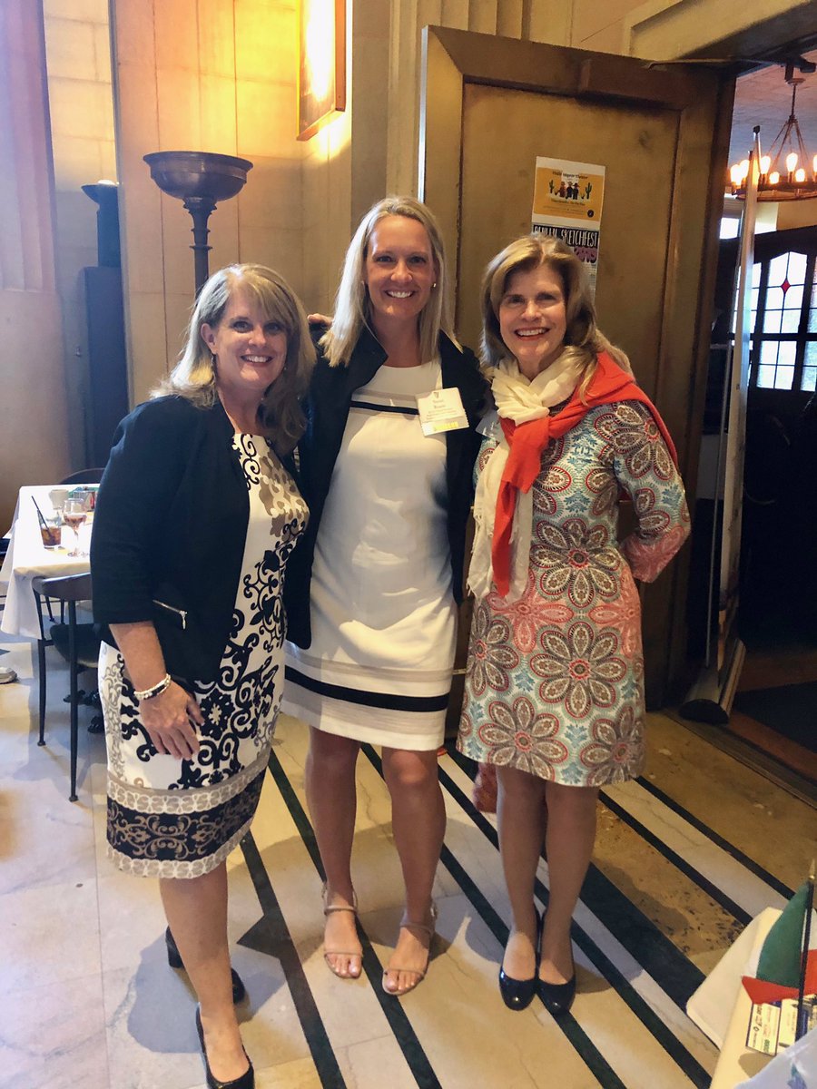 IABCNPhila's tweet photo. Thank you to Sue Ruane and @ICONplc for co-hosting our #IrishHappyHour #BIO2019. Sue (center) is pictured here with #PDEmember Kathy Connor of @Unipak & Diane Connor of @ModernSBC https://t.co/uWiMI6kTKq